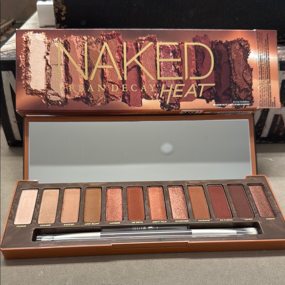 Urban Decay Pink, Nudes , and Brown Eyeshadow Palette Warm Tones - NEW in Box